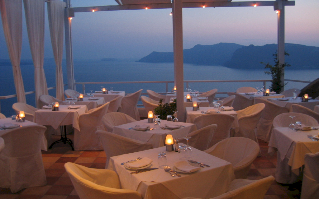 Restaurant wedding venues and reception on Santorini island in Greece: свадьба на санторини, свадебное агентство Julia Veselova - Фото 4