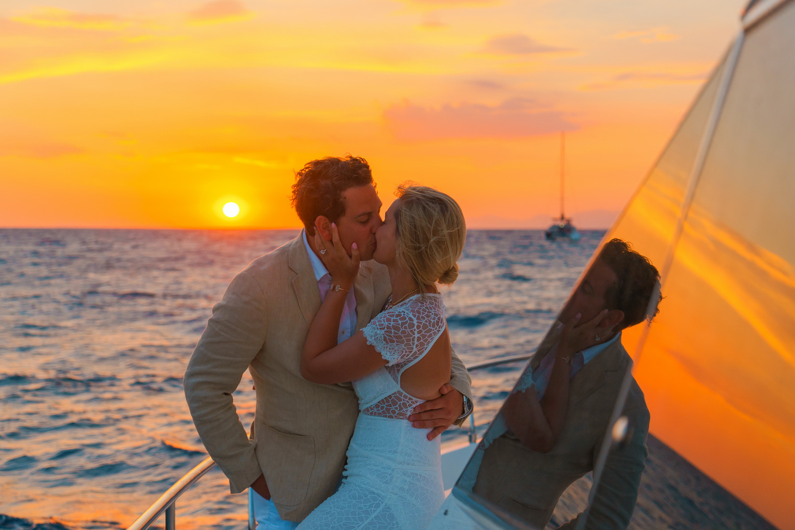 Renting an elegant yacht for your best adventurous wedding ceremony or honeymoon travel: wedding in santorini, Julia Veselova wedding agency - Photo 3