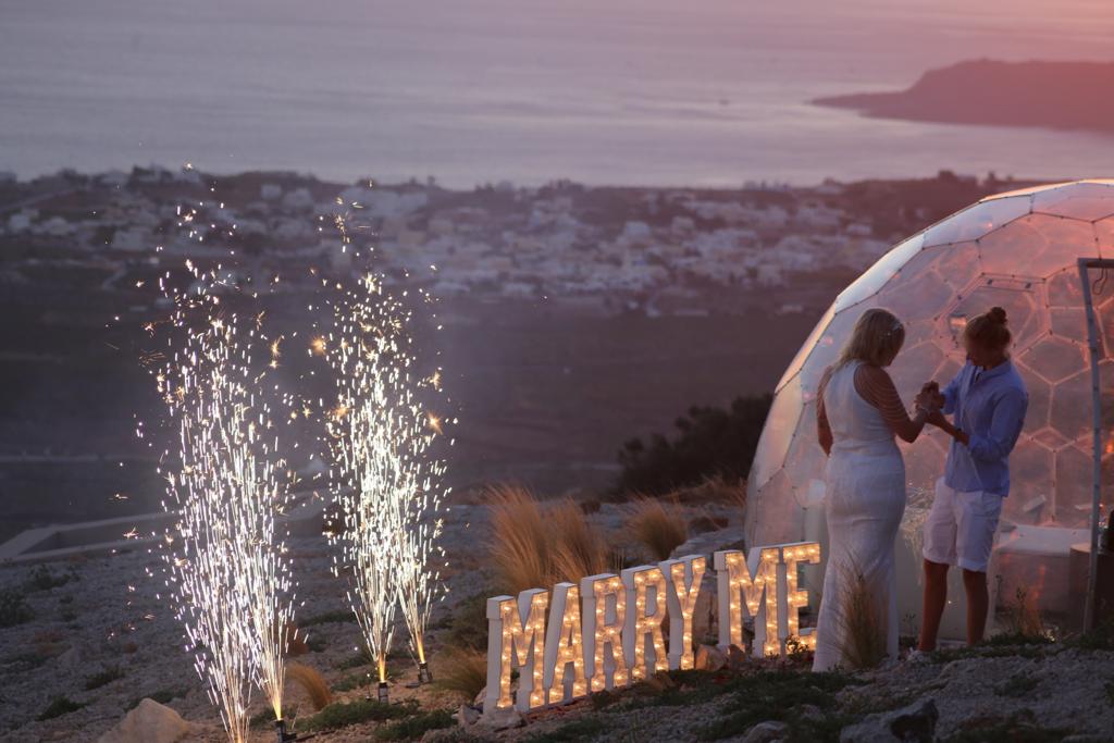 Lesbian marriage wedding ceremony in Santorini